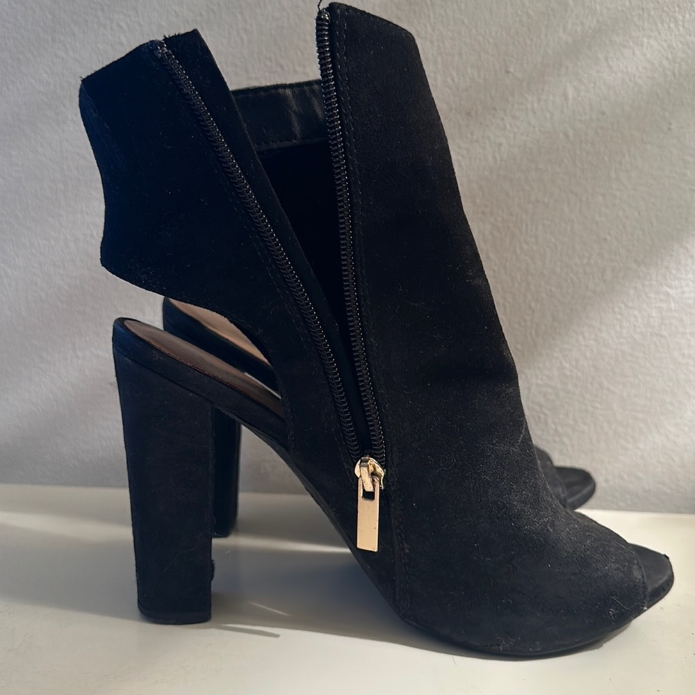 Black Bootie Heel - Picture 1 of 6